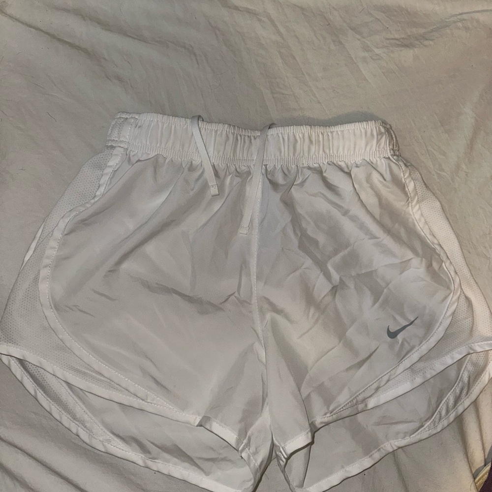 Nike White Athletic Shorts Lightweight Elastic Waist